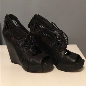 Sam Edelman black leather wedges size 6